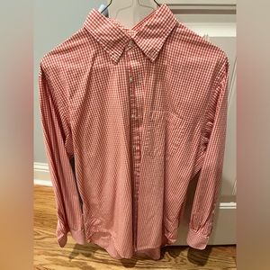 Men’s Lands’ End button down. Size 15.5 x 33, button collar.